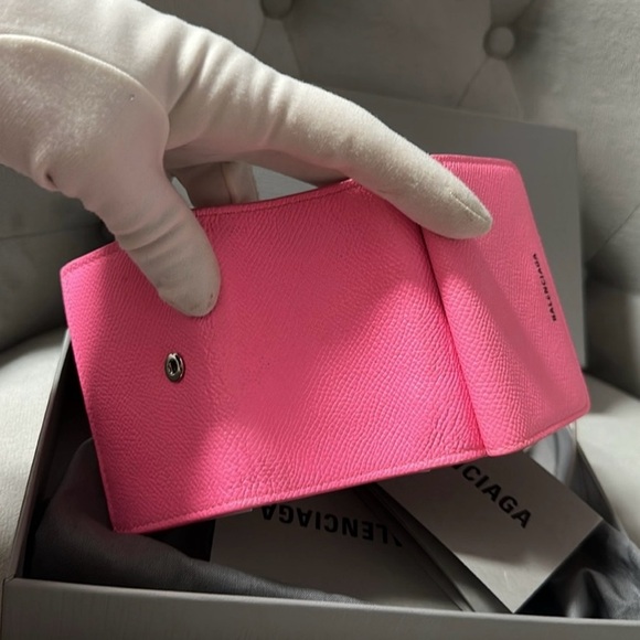 BALENCIAGA GIFT AWAY Full Inclusion Hot Pink Tri-Fold Leather Snap Wallet - Picture 11 of 11